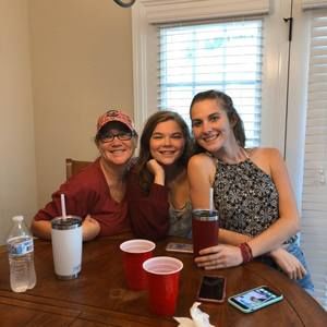 Meet your Posher, Laura